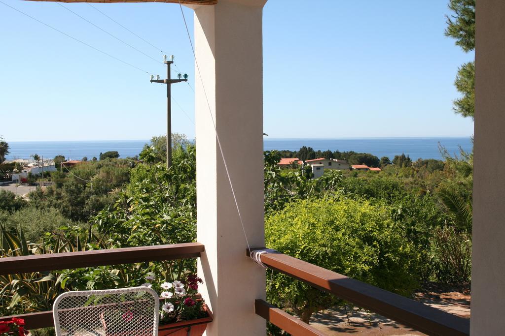 B&B A Casa Di Picci Santa Domenica  Exteriör bild