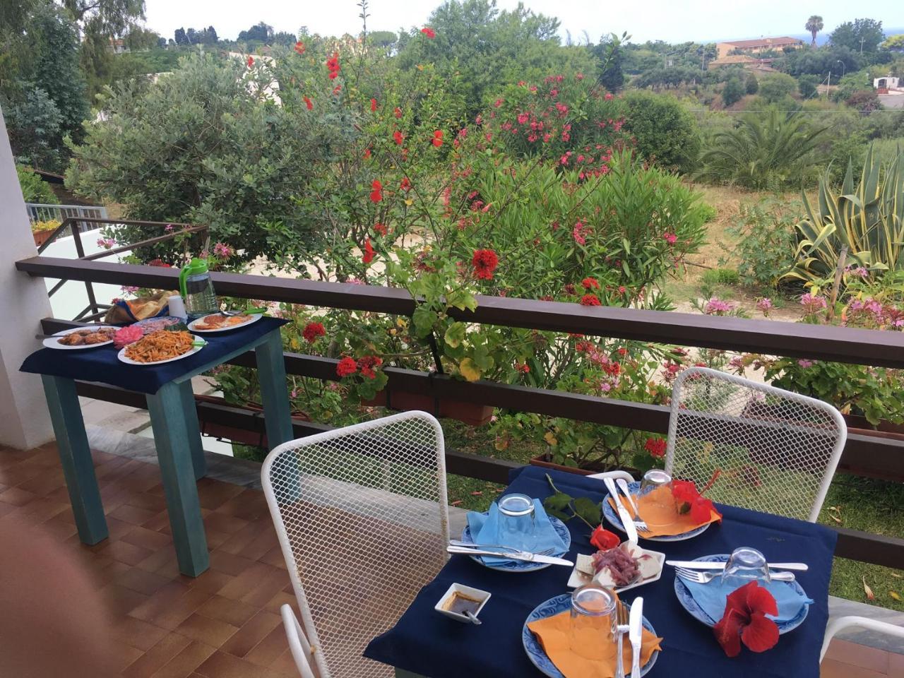 B&B A Casa Di Picci Santa Domenica  Exteriör bild